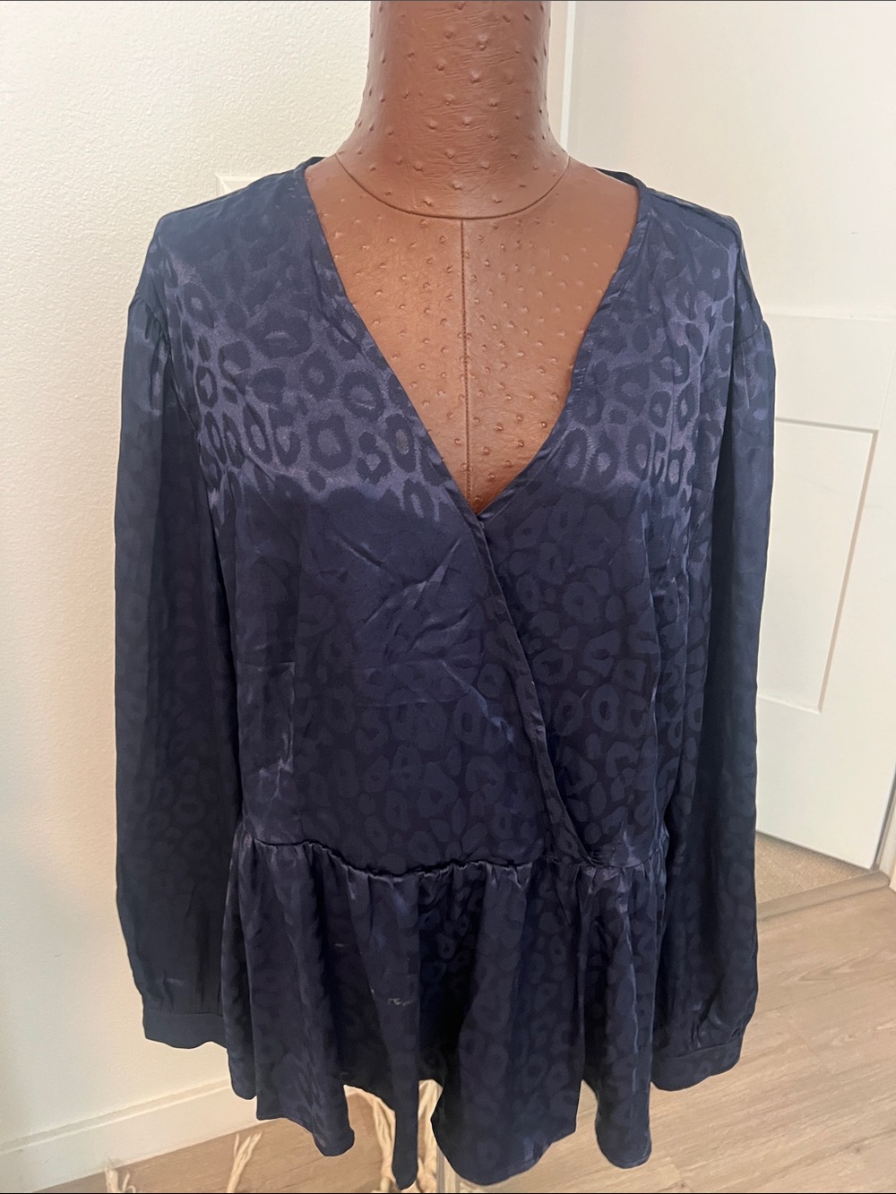 SHEIN Navy Leopard-Print Wrap Peplum Tunic